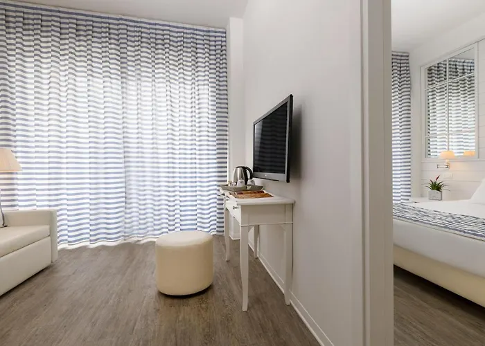 全景酒店 3* 卡托利卡